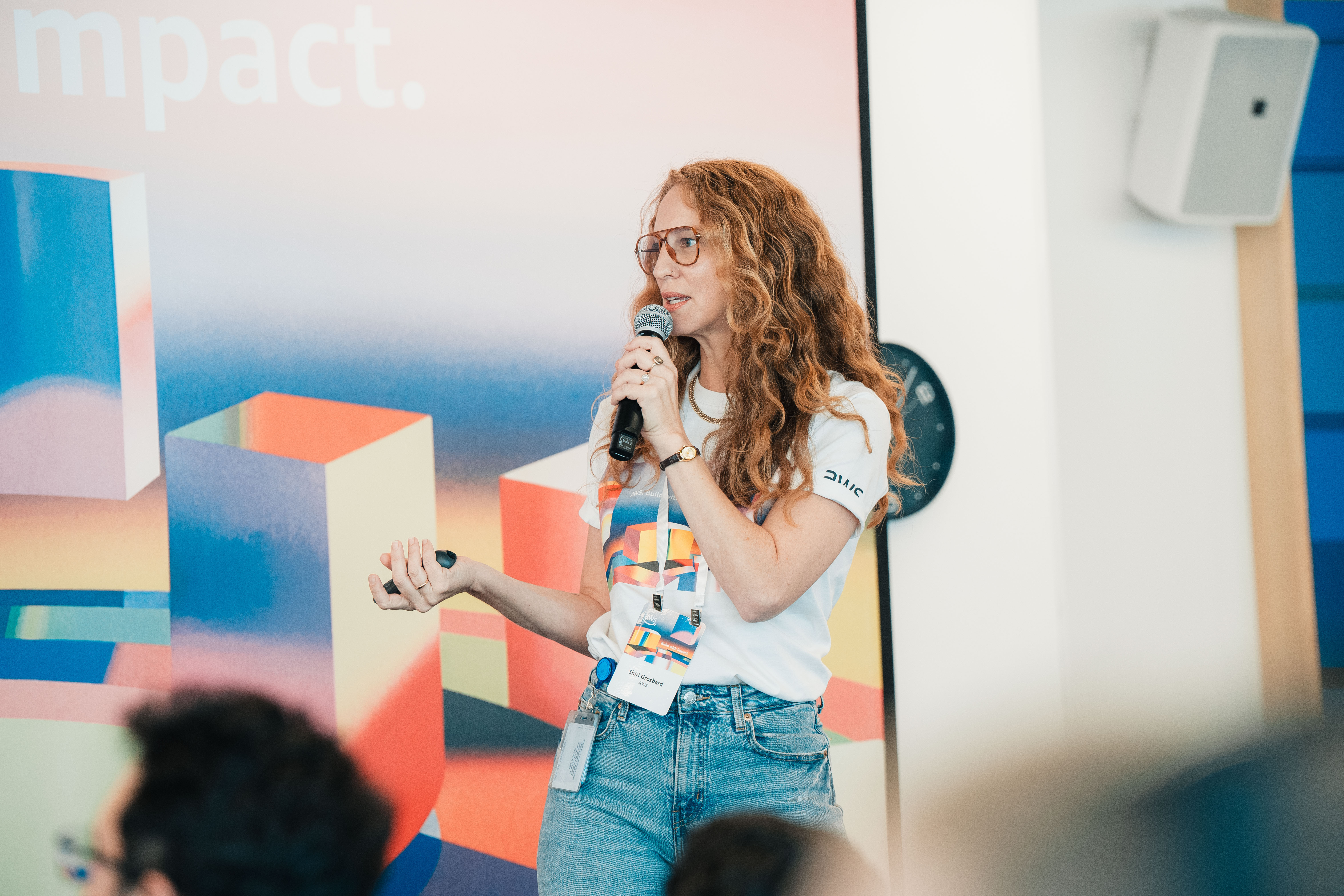 הרצאה עם מיקרופון